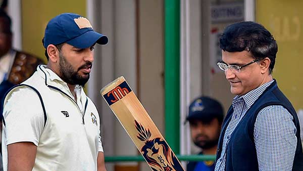 யுவராஜ் விளாசல்