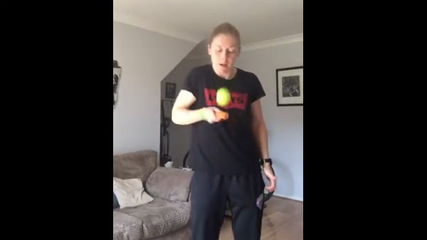 கீழே விழாமல் அடிக்கவும் 