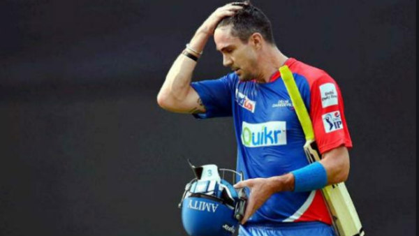 அணிக்கு எதிராக கெவின்