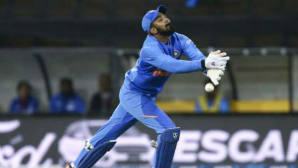 தடை செய்யப்பட்டார் 