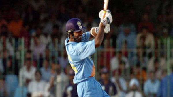 சிக்ஸ் அடித்தார் 