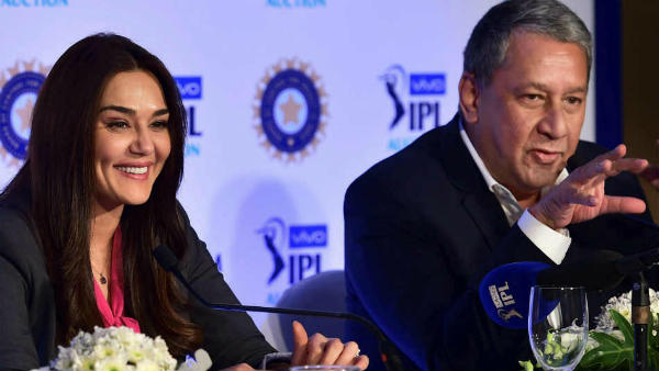 இந்திய வீரர்களைக் கொண்டு நடத்தலாம் 