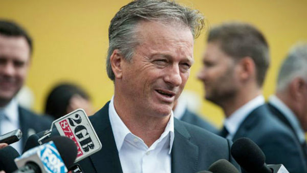 பிளேசர் காணோம் 