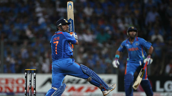 தோனி, யுவராஜ் ஆட்டம்