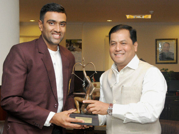 அணியின் மற்ற வீரர்கள்