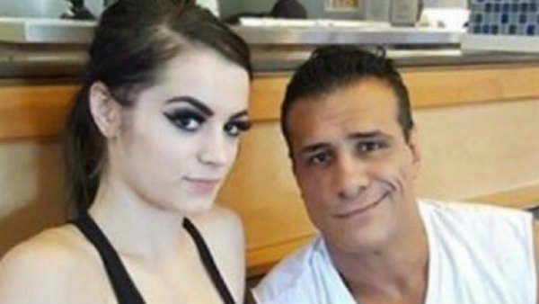 வீராங்கனையுடன் காதல்