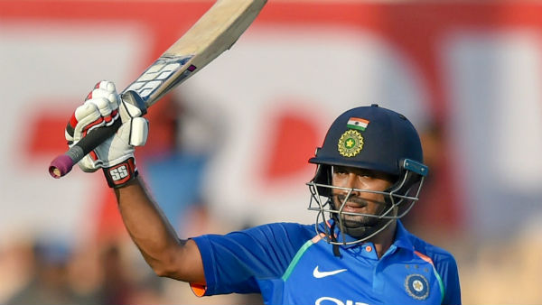 அனைவருக்கும் கேப்டன் தோனி