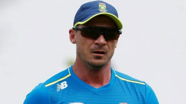 31 பந்துகள் வீசினார்