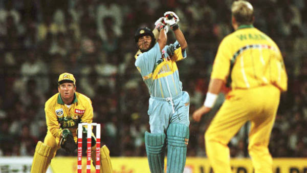 தனி ஆளாக போராடிய சச்சின்