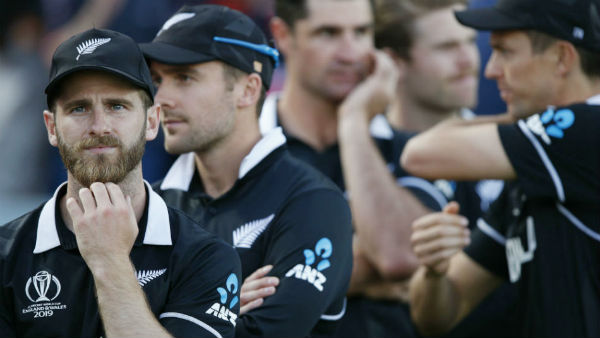 பயிற்சியாளர் பற்றி பரபரப்பு