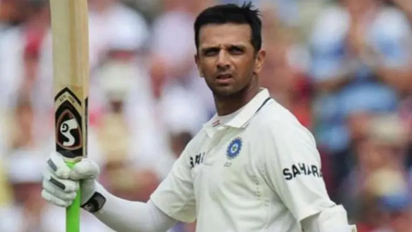 இரட்டை சதம் அடித்த டிராவிட்