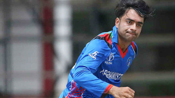 இரண்டு சுழற் பந்துவீச்சாளர்கள்