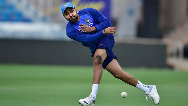 சமூக வலைதளத்தில் கிரிக்கெட் வீரர்கள் சமூக வலைதளத்தில் கிரிக்கெட் வீரர்கள்