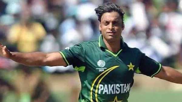 புயல் வேக பந்து வீச்சாளர் 