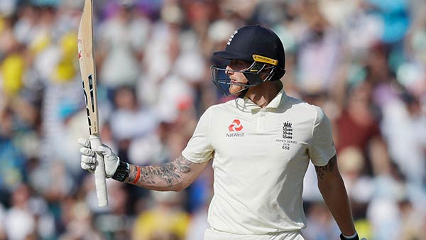 பந்து ஸ்விங் ஆகும் 