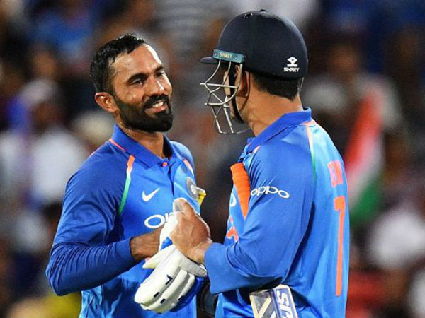 தோனியின் சதம்