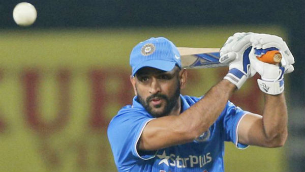 தோனி பேட்டிங் 