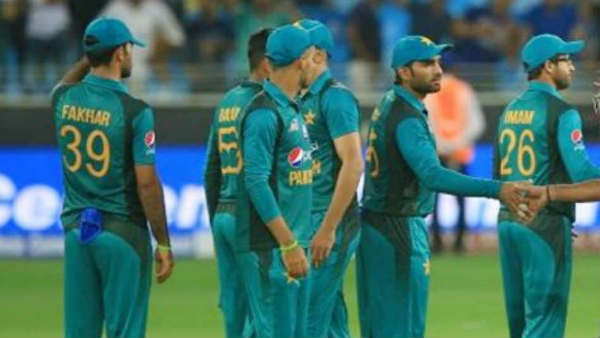 10 வீரர்களுக்கு பாதிப்பு