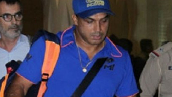 முன்னாள் கிரிக்கெட் வீரர் என்றாலும்..