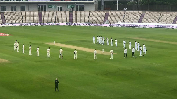 சமூக இடைவெளி விதி