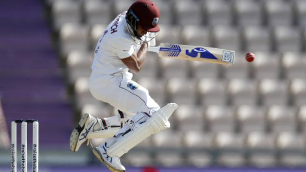 வெ.இண்டீஸ் ரன் குவிப்பு