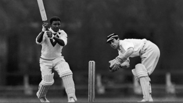 வீக்ஸ் விளையாடிய போட்டி 