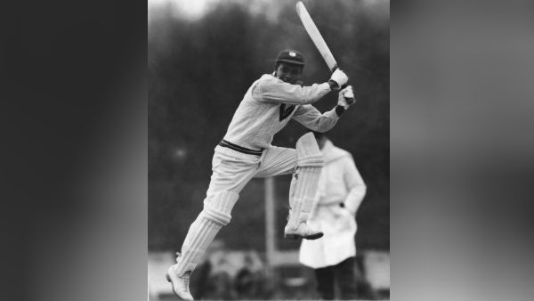 3 டபள்யூ ஓவல் மைதானம் 