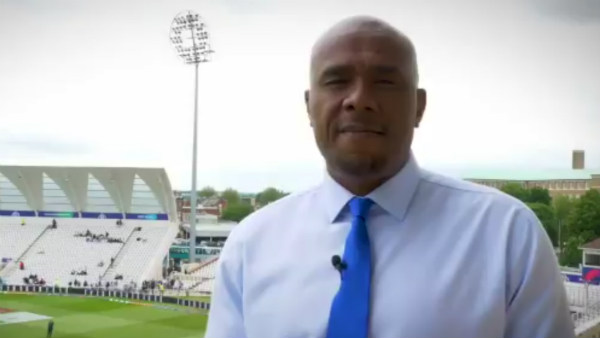 தன்னை பற்றி அதிகமாக பேசமாட்டார் 