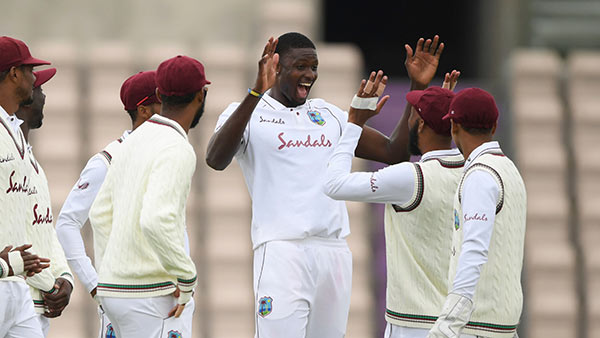 இங்கிலாந்து அணி செய்த தவறு