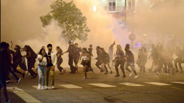 இந்திய மாணவர்கள் போராட்டம் 