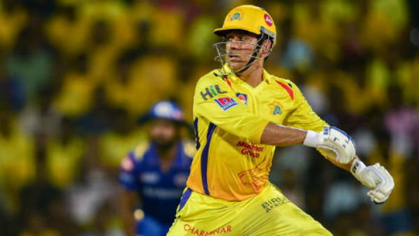 ரசிகர்களின் அன்பு சிம்மாசனம் 