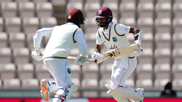 இரண்டு சதங்கள்