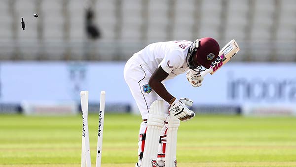 வெ.இண்டீஸ் தடுமாற்றம்