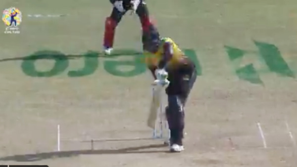 விக்கெட் வீழ்ச்சி