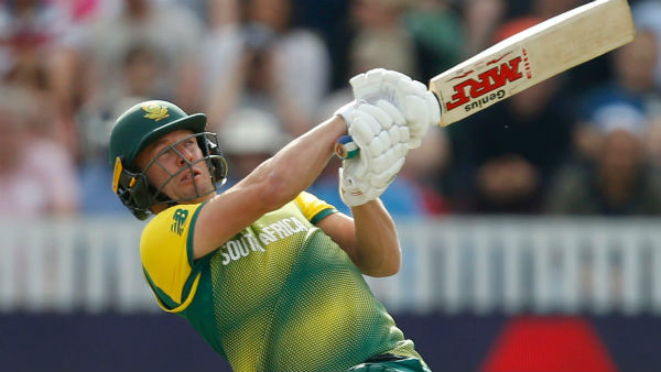 மூன்று வெளிநாட்டு வீரர்கள்