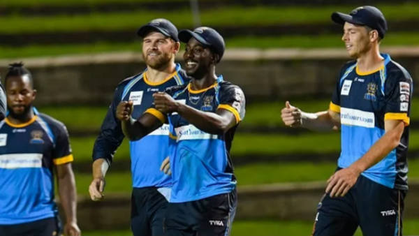 மேயர்ஸ் அதிரடி