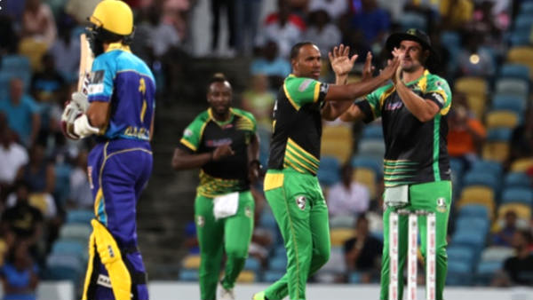 பார்படோஸ் பந்துவீச்சு அபாரம்