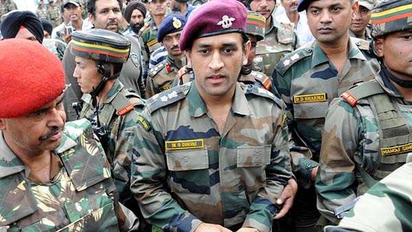 ஓய்வை அறிவித்த தோனி 