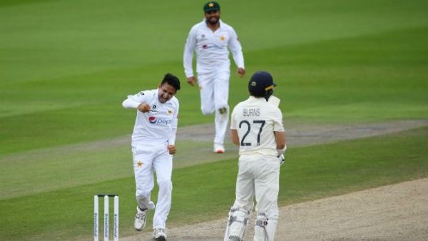 அதிரடி ஆட்டம்