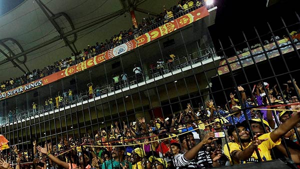 பார்வையாளர்களுக்கு அனுமதி