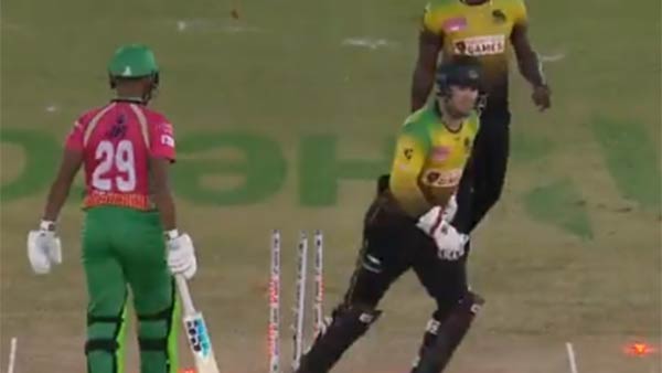 விக்கெட் வீழ்ச்சி