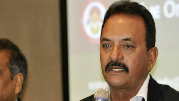 மதன் லால் விளாசல்