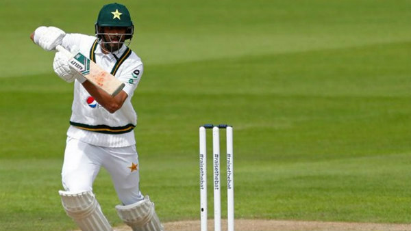 மூன்று டெஸ்ட் சதம்