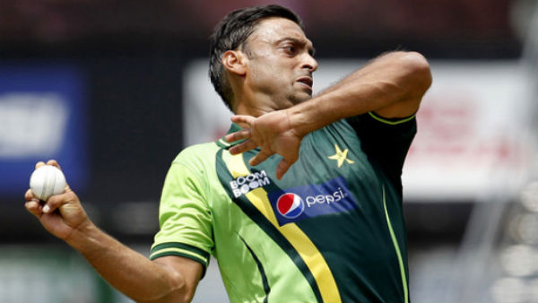 தாடையை தாக்கிய பவுன்சர்