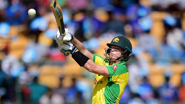 இங்கிலாந்து அணியினர் புறப்பட்டனர் 