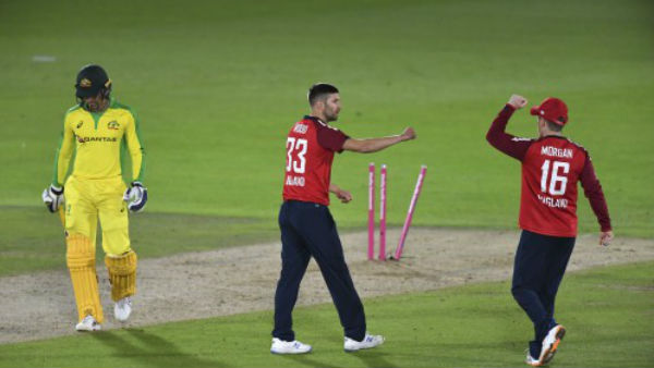 இங்கிலாந்து ஸ்கோர்