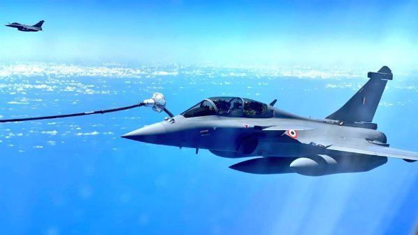 பூஜைகள்... சாகச நிகழ்ச்சிகள் 