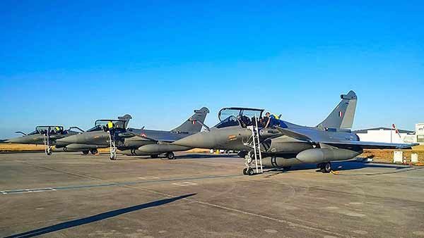 டிவிட்டர் மூலம் பாராட்டு 