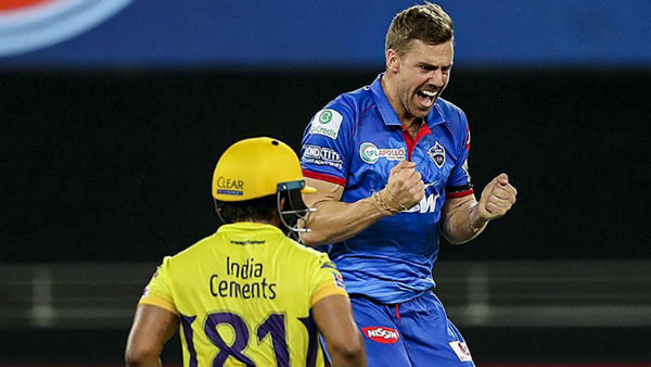 ஆறு முழு நேர பந்துவீச்சாளர்கள் ஆறு முழு நேர பந்துவீச்சாளர்கள்