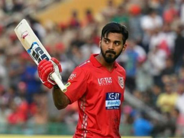 அணியை வழிநடத்துவதில் ஒற்றுமை 